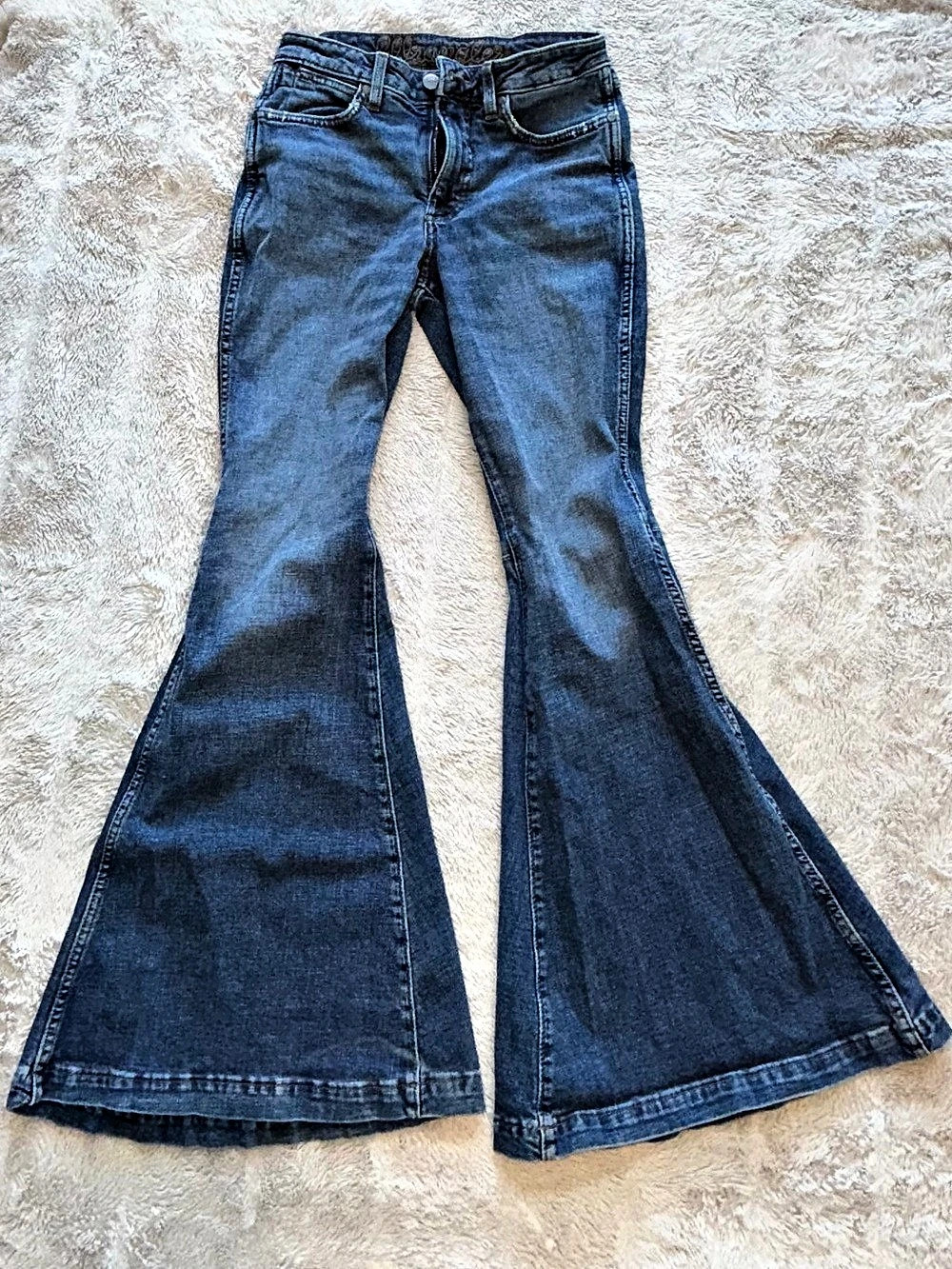 Super High-Waisted Flare Jean Flare Jeans in Blue